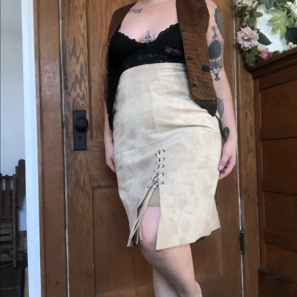 70s inspired suede tie up skirt - Picture 7 of 7